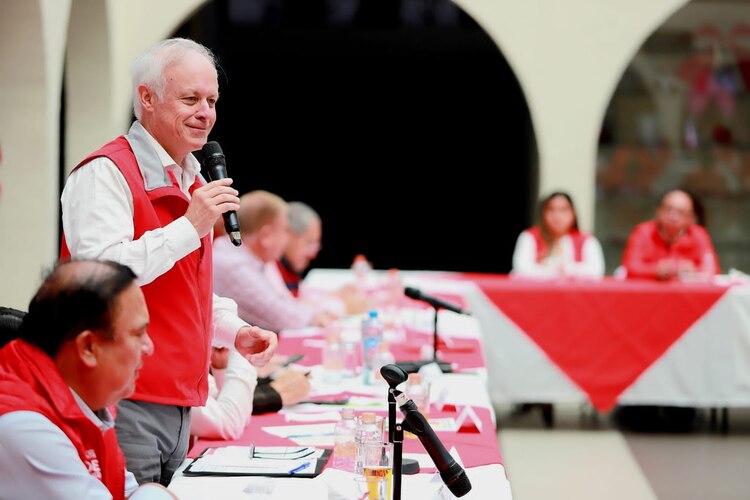 Eric Sevilla destaca el trabajo de Alejandra Del Moral en los Diálogos por la Defensa del Edomex.