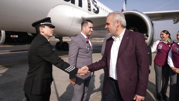 El gobernador Alfredo Ramírez Bedolla constató el incremento en la llegada de visitantes provenientes de diversos puntos del país.