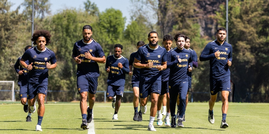 Jugadores de Pumas en un entrenamiento