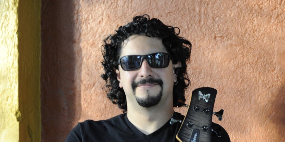 Alonso Arreola es autor de "Relamparia".