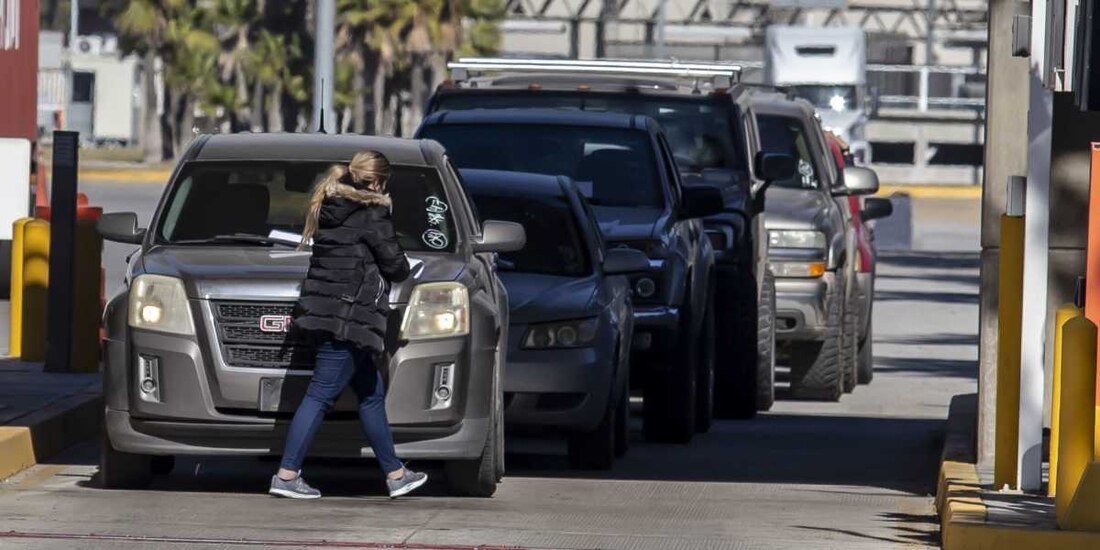 Publican en DOF decreto que amplía periodo para legalizar autos 'chocolate'.