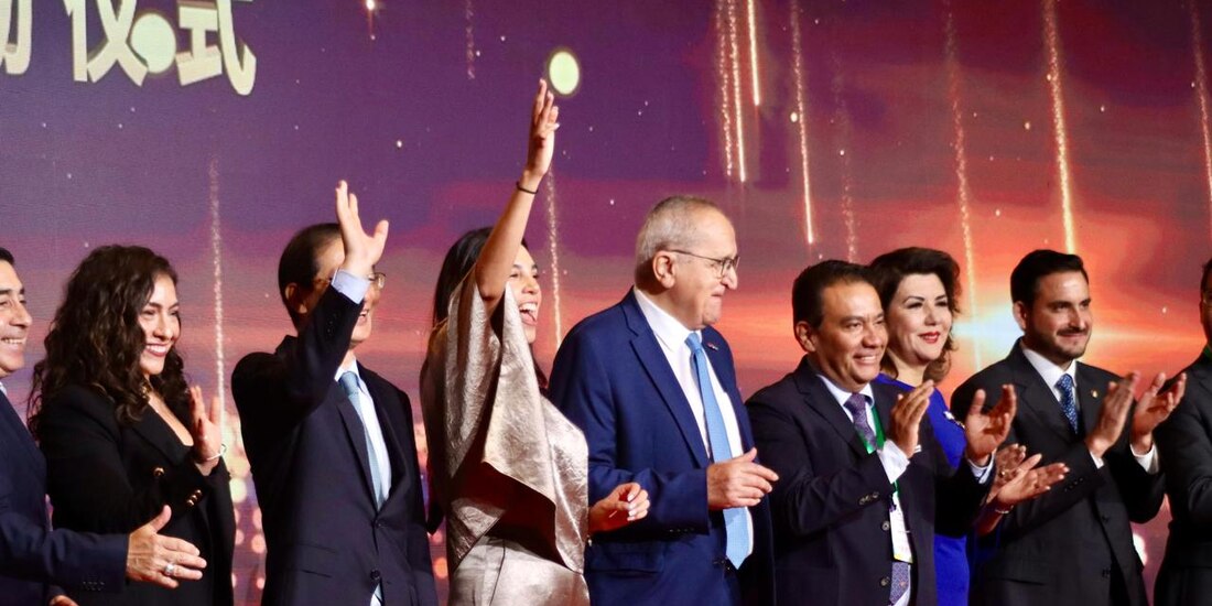 Funcionarios mexicanos en China.