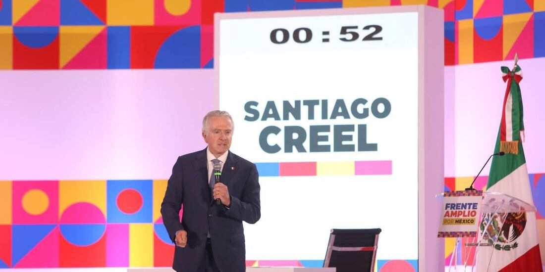 Santiago Creel desde el foro del Frente Amplio por México.