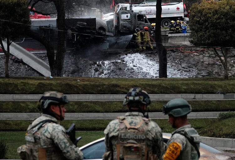 Accidente de pipa enlutó a familias de Iztapalapa.
