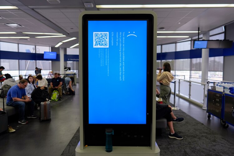 Pantalla con la falla de Windows en el Aeropuerto Internacional de O'Hare