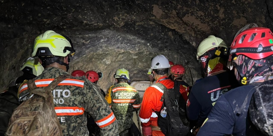 Trabajos de rescate en mina de Sinaloa.