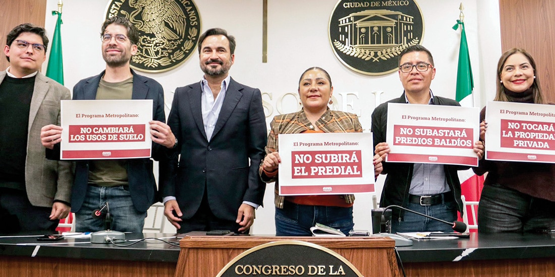 Conferencia de prensa del grupo parlamentario de Morena en el Congreso de la CDMX, ayer.