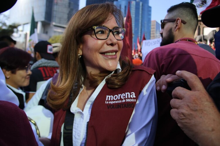 La secretaria de Energía, Rocio Nahle, acude a respaldar al Presidente AMLo