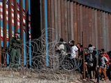 Migración ilegal de mexicanos a EU crece 48% y llega a niveles máximos.