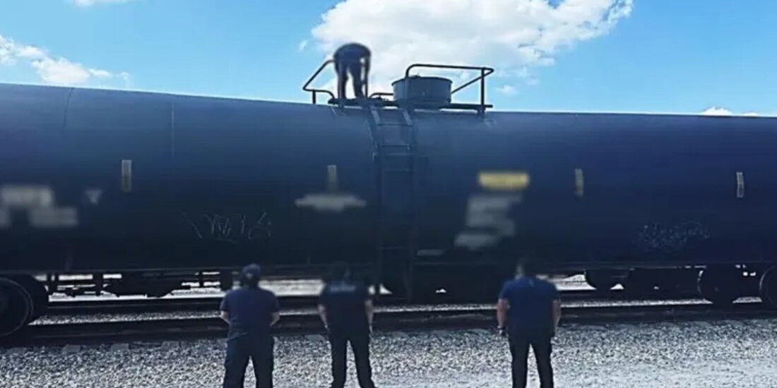 Autoridades aseguran millones de litros de huachicol en Tamaulipas.