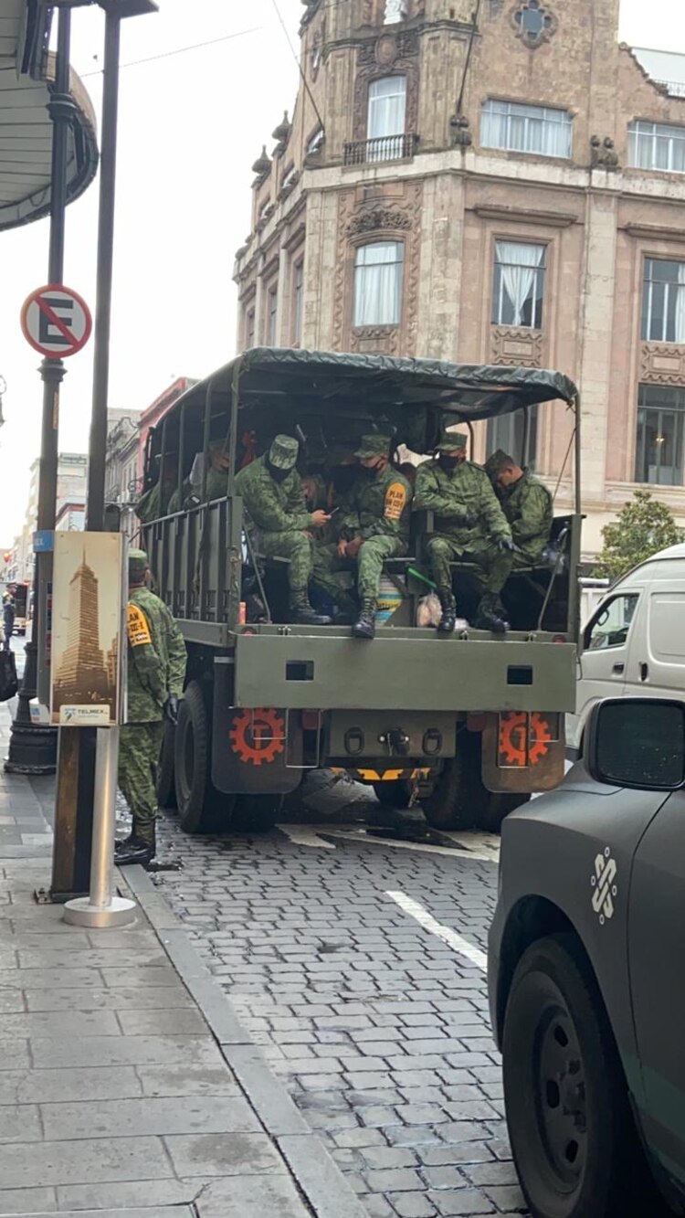Camión del Ejército en el Centro Histórico