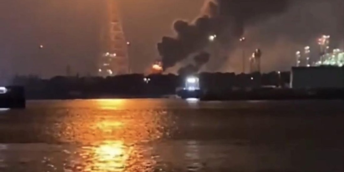Reportan supuesto incendio en la refinería Olmeca, en Dos Bocas, Tabasco.