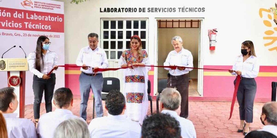 Inaugura Evelyn Salgado Laboratorio de Servicios Técnicos y entrega vehículos nuevos al IGIFE.