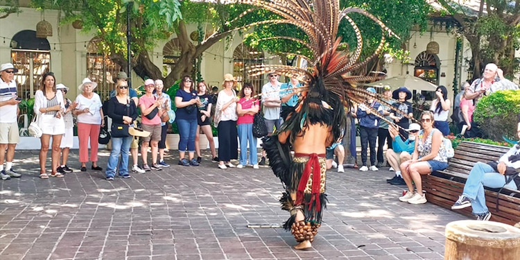 Cruceristas disfrutaron de Mazatlán.