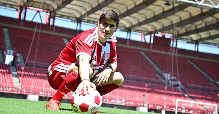 Armando la 'Hormiga' González tiene nuevo apodo en el Olympiacos.