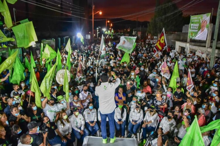 Ricardo Gallardo Cardona encabezó una multitudinario mitin en Matehuala, el sábado.