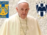 El Papa Francisco ya tiene las camisetas de los dos clubes de Monterrey que juegan en la Liga MX, Rayados y Tigres.