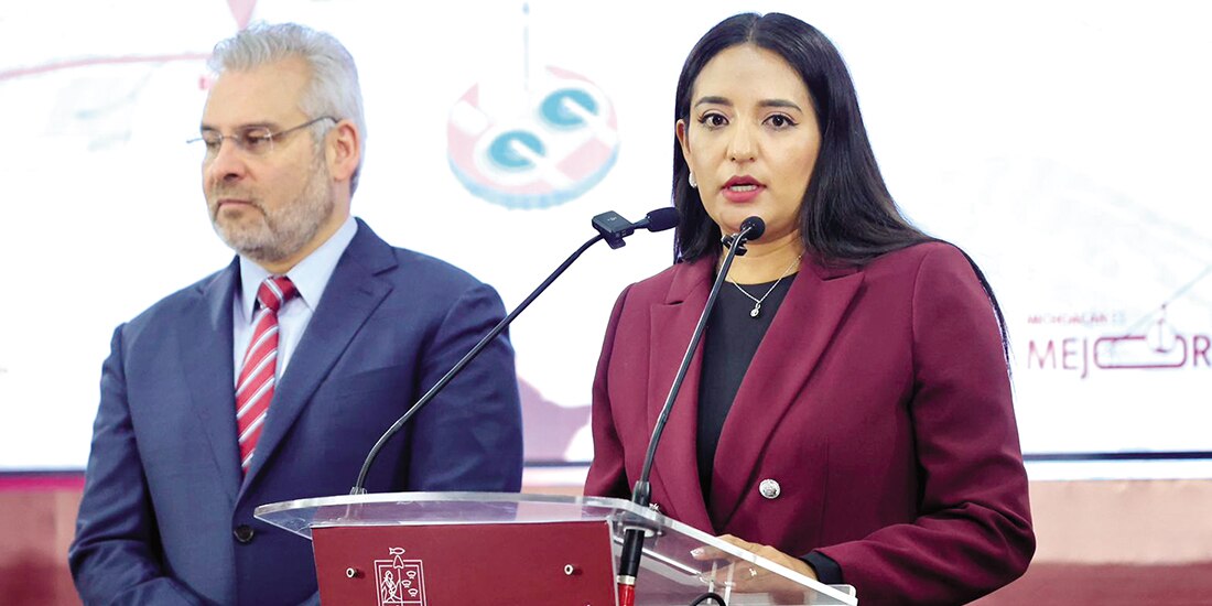 El gobernador Alfredo Ramírez Bedolla y Olivia Cázares, ayer.