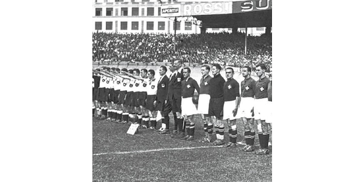Francia 1938:ugadores de Austria fueron obligados a unirse al plantel de Alemania. Mussolini mandó el mensaje “Vencer o morir” a los jugadores italianos antes de la final.