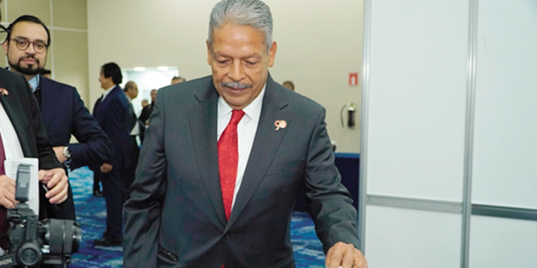 Tereso Medina, ayer, durante la votación cetemista para la elección de la dirigencia obrera.