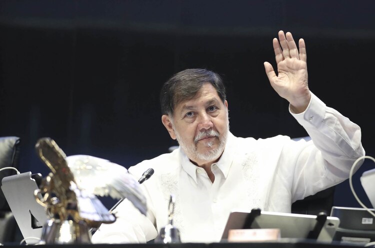 Ante la amenaza de un impuesto del 15 % a las remesas, Gerardo Fernández Noroña llamó al diálogo con el Congreso de Estados Unidos y rechazó la medida por afectar a la comunidad migrante mexicana.