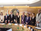 Reunión entre el líder de los diputados de Morena y los consejeros del INE, ayer.