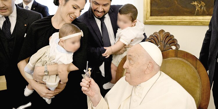 El papa Francisco recibió a un grupo de fieles en el Vaticano, el pasado 14 de febrero, antes de ser hospitalizado.