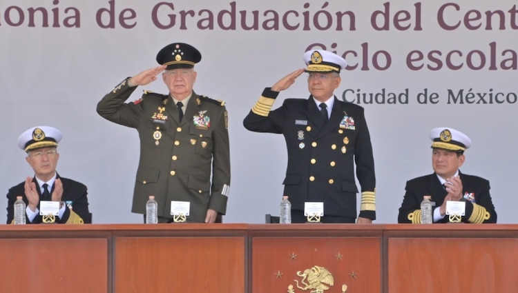 La ceremonia contó con el acompañamiento de Ricardo Trevilla Trejo, lo que refrendó la cohesión operativa que mantienen los mandos federales.