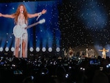Más de 400 mil asistentes acudieron al Zócalo a ver a Shakira, en su concierto gratuito.