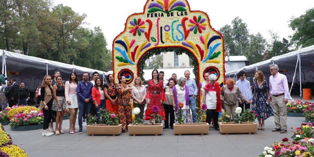 La alcaldesa Lía Limón inauguró la edición 166 de la Feria de las Flores San Ángel 2023.