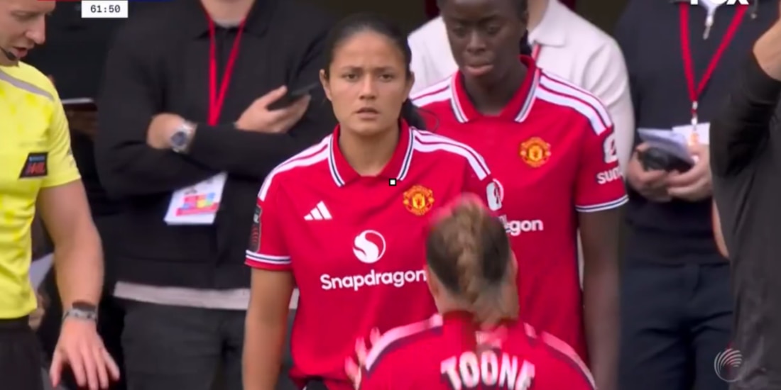 Rebeca Bernal realiza su debut con el Manchester United.