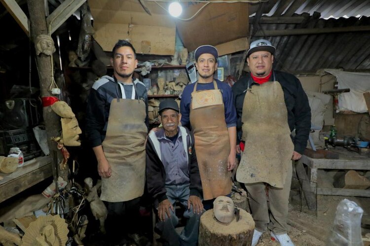 Esta tradición ancestral de trabajar la madera, prevalece a través de la historia