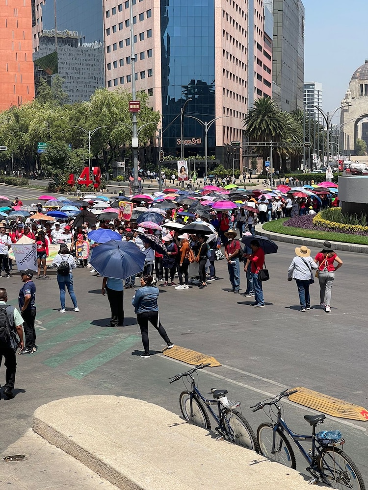 Avanza marcha de la CNTE.
