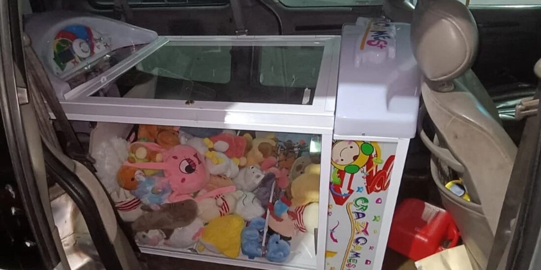 Intentan robar máquina de peluches.