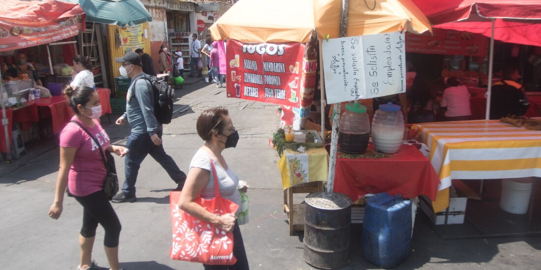 Comerciantes ambulantes en Azcapotzalco, en marzo de 2021.