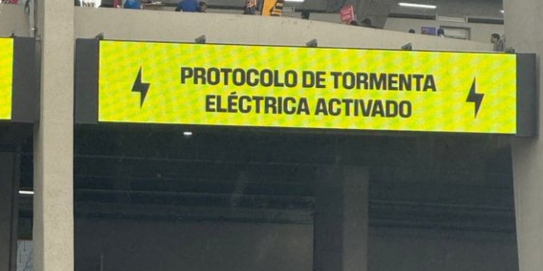 El antecedente más reciente en la capital fue el duelo entre México y Ecuador, que comenzó con una hora de retraso.