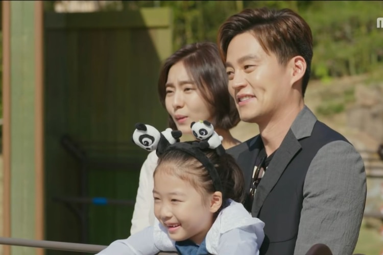 La serie Marriage Contract. tiene 16 episodios y está disponible en Viki con subtítulos en español.