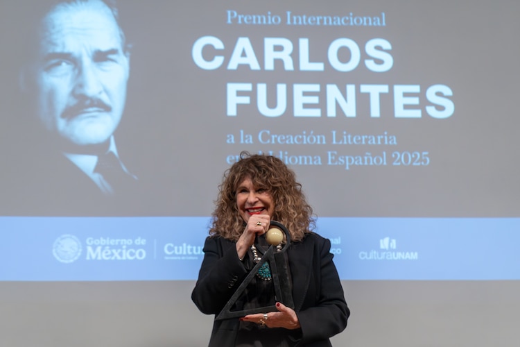 Carlos Fuentes, el primer escritor del Boom que leyó Gioconda Belli.