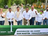 Ricardo Gallardo entrega camino a habitantes de Tamazunchale.