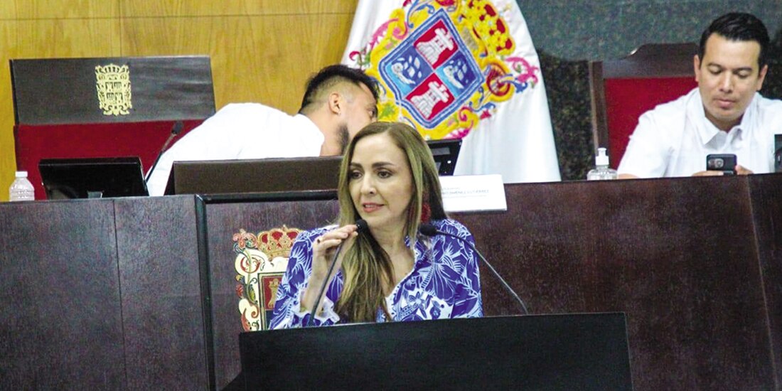 Delma del Carmen, en la sesión del Congreso de Campeche, el 2 de septiembre.