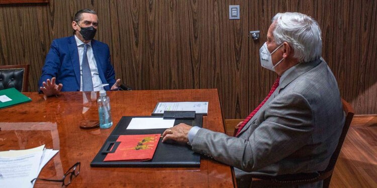 Ambos funcionarios destacaron la importancia de ampliar el comercio agroalimentario en Singapur.