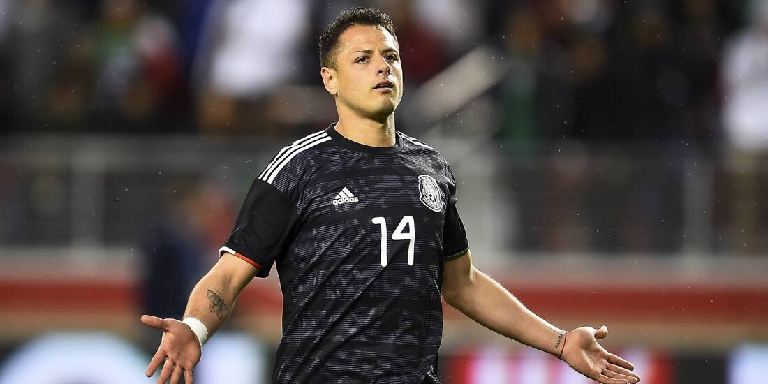 Javier "Chicharito" Hernández durante un juego con la Selección Mexicana en 2019.