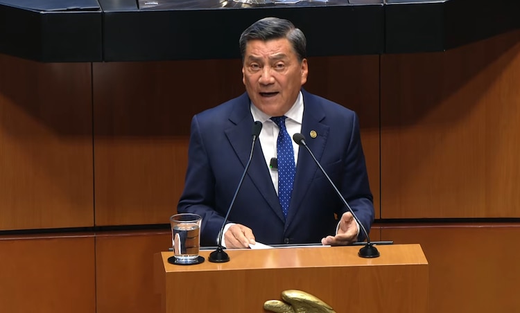 El senador Óscar Cantón Zetina, presidente de la Comisión de Puntos Constitucionales del Senado.