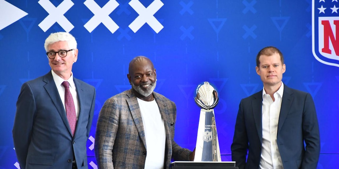 NFL y Aeroméxico presentan alianza al lado de la leyenda Emmitt Smith