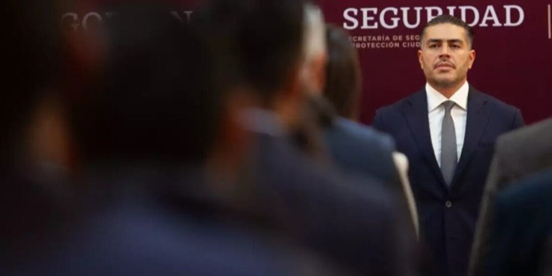 Una de las reformas contempla la Super Secretaría de Seguridad Pública .