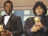 Diego Armando Maradona y Pelé en una preamiación.