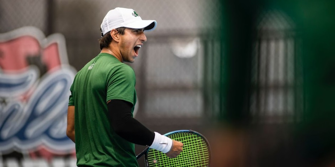 El tenista mexicano Rafa de Alba celebra durante uno de sus partidos.