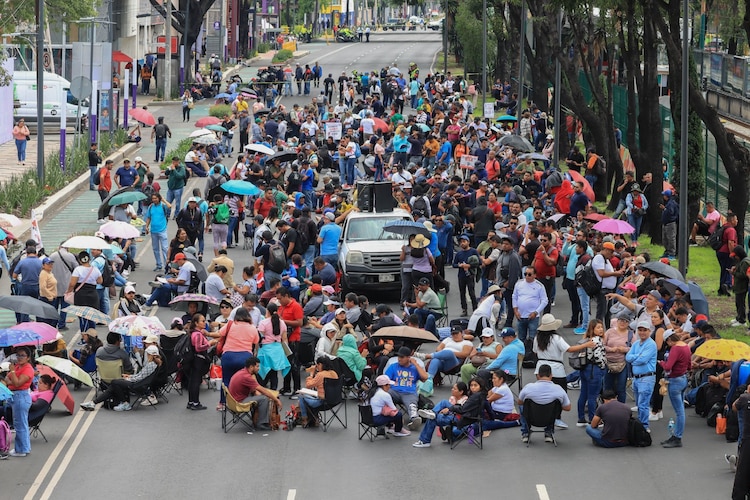 Maestros de la CNTE sobre Calzada Tlalpan