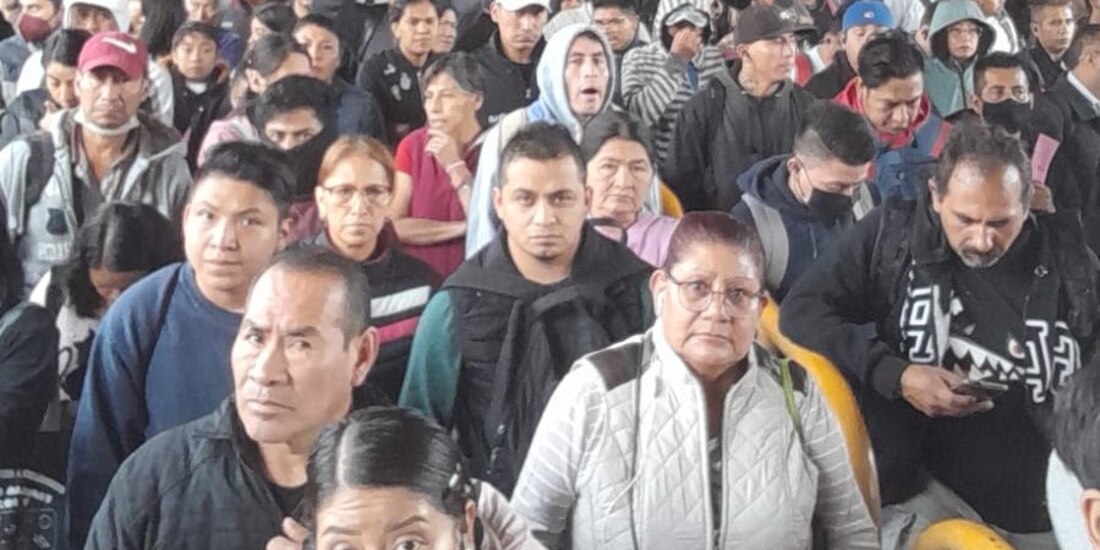 Metro CDMX inició la jornada el viernes con retrasos en rutas como la Línea A, en foto.