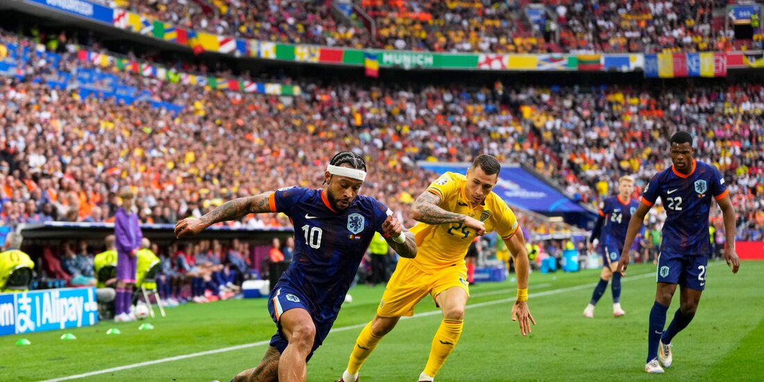 Una acción del Rumania vs Países Bajos de los octavos de la Euro 2024 (VIDEO)